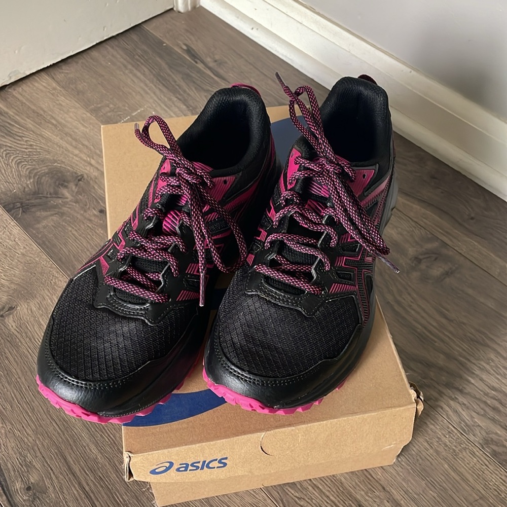 ASICS Trailrunning Tennis Shoe, Trail Scout 2 size 7.5 black and pink